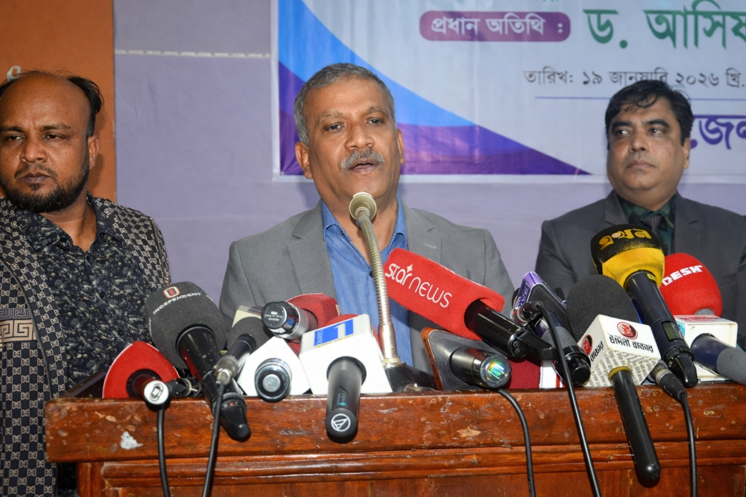 বগুড়ায় মতবিনিময় সভায় আসিফ নজরুলের বক্তব্য, ভোটাধিকার ও গণভোটে অংশগ্রহণের আহ্বান