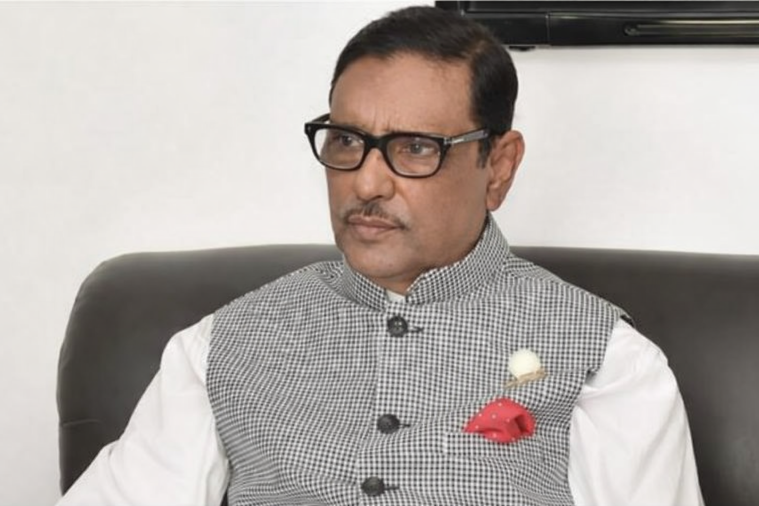 ওবায়দুল কাদেরের শারীরিক অবস্থা সংকটাপন্ন: কলকাতার অ্যাপোলো হাসপাতালে ভেন্টিলেশনে