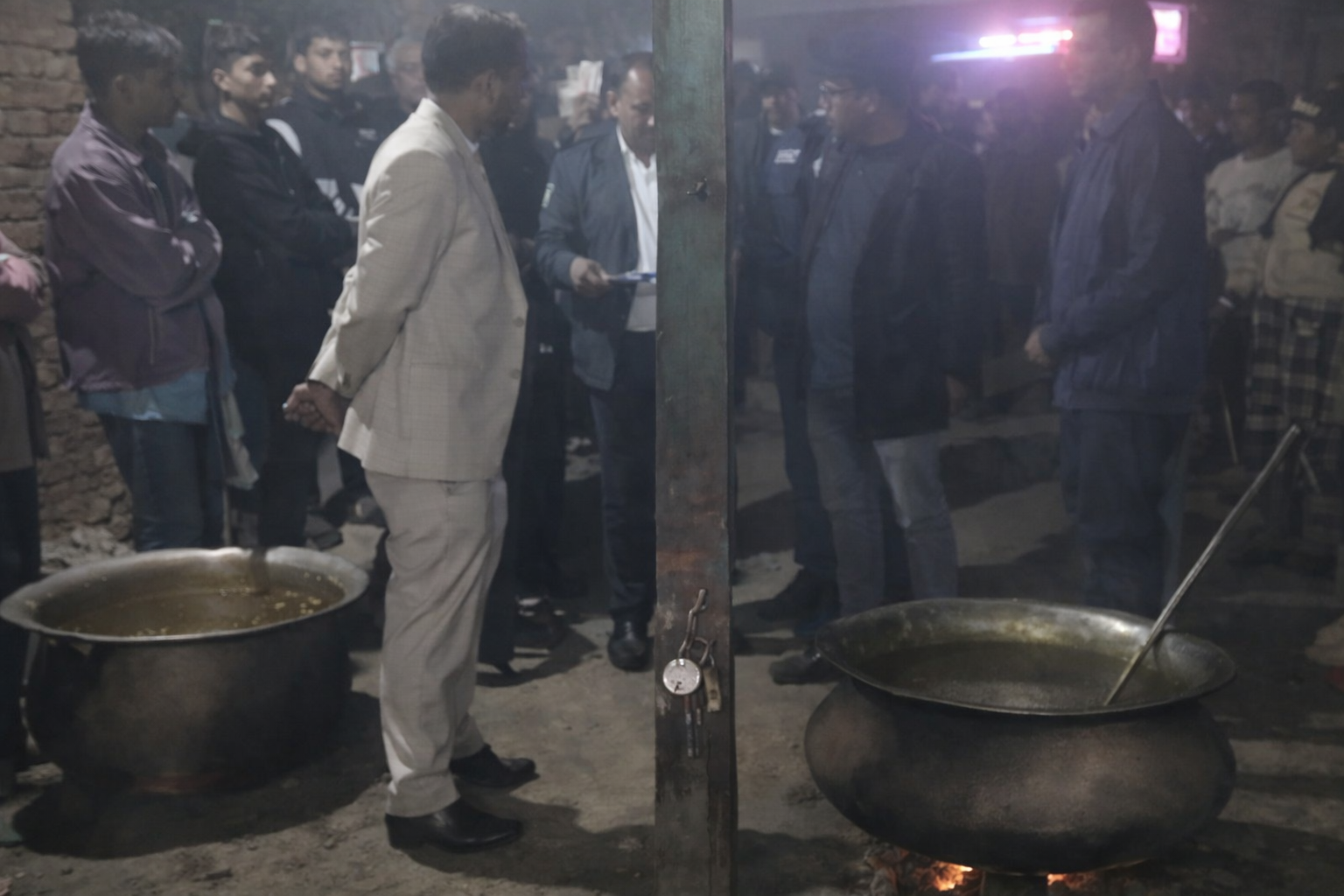 নির্বাচনী আচরণবিধি লঙ্ঘনের অভিযোগে টাঙ্গাইলে বিএনপি প্রার্থী ও জামায়াত কর্মীদের জরিমানা