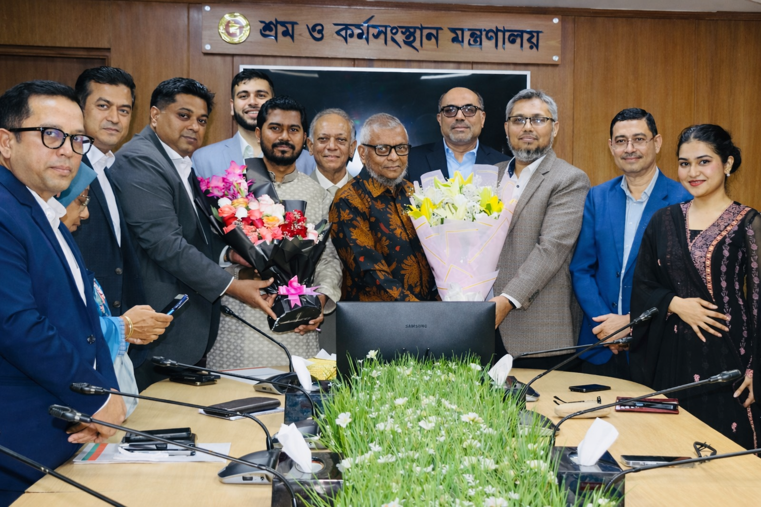 শ্রমিক-মালিক সম্পর্ক উন্নয়নে জোর দেওয়ার আহ্বান শ্রমমন্ত্রীর