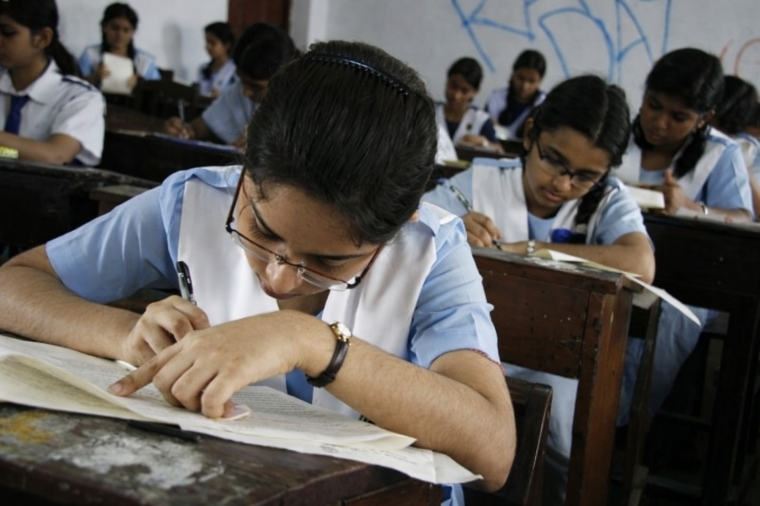 এসএসসি পরীক্ষার ফরম পূরণের সময় বাড়াল ঢাকা শিক্ষা বোর্ড, ফি জমার সময়ও পুনর্নির্ধারণ