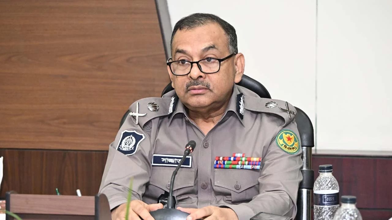 ভোটকেন্দ্রে সর্বোচ্চ নিরাপত্তা নিশ্চিত করতে ডিএমপি কমিশনারের কঠোর নির্দেশনা