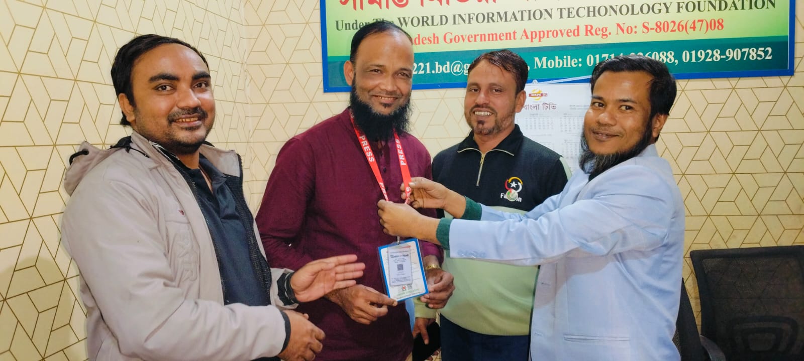 জৈন্তাপুর অনলাইন প্রেসক্লাবে আলোকিত সিলেটের স্টাফ রিপোর্টার হেলাল আহমদের শুভেচ্ছা বিনিময়
