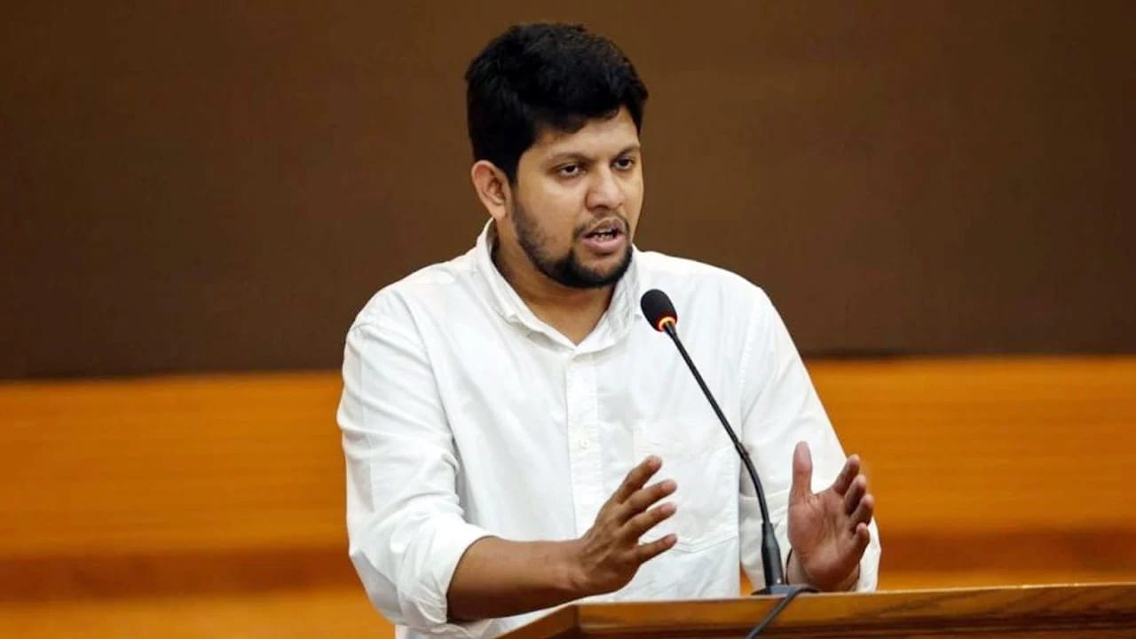 বাটোয়ারার নির্বাচন মেনে নিয়ে বিরোধিতার নাটক বন্ধ করুন, মাহফুজ আলম