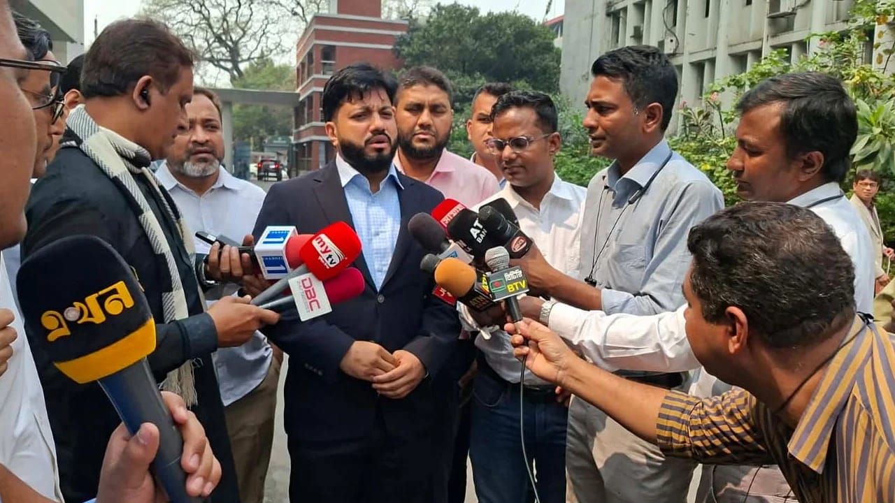 রাজনৈতিক বিবেচনায় কেউ যেন জুলাইযোদ্ধার তালিকা থেকে বাদ না পড়ে, প্রধানমন্ত্রীর নির্দেশ
