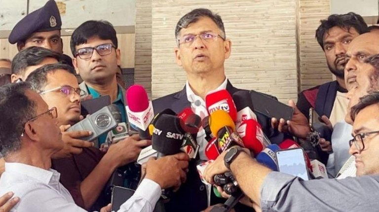 পুলিশের পোশাক পরিবর্তনে এখনো চূড়ান্ত সিদ্ধান্ত হয়নি: স্বরাষ্ট্রমন্ত্রী