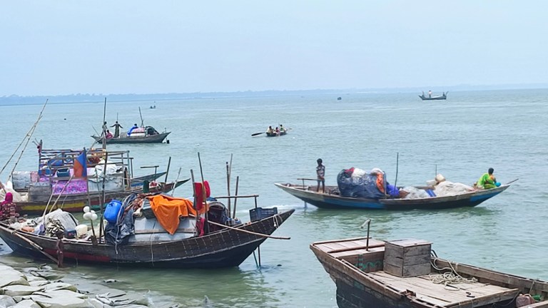মেঘনায় দুই মাস মাছ ধরা বন্ধ, জাটকা সংরক্ষণে কড়াকড়ি নজরদারি