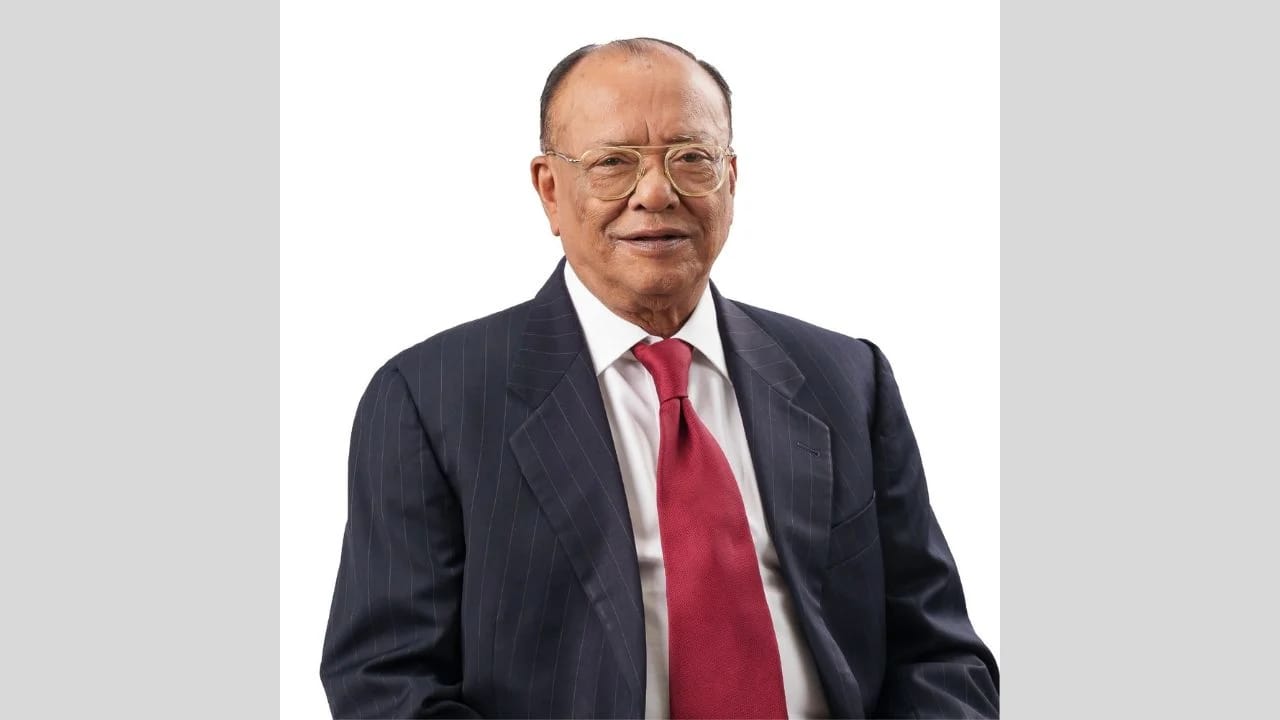 ব্যাংক চেয়ারম্যানের পদ ছাড়লেন পরিবেশমন্ত্রী আব্দুল আউয়াল মিন্টু
