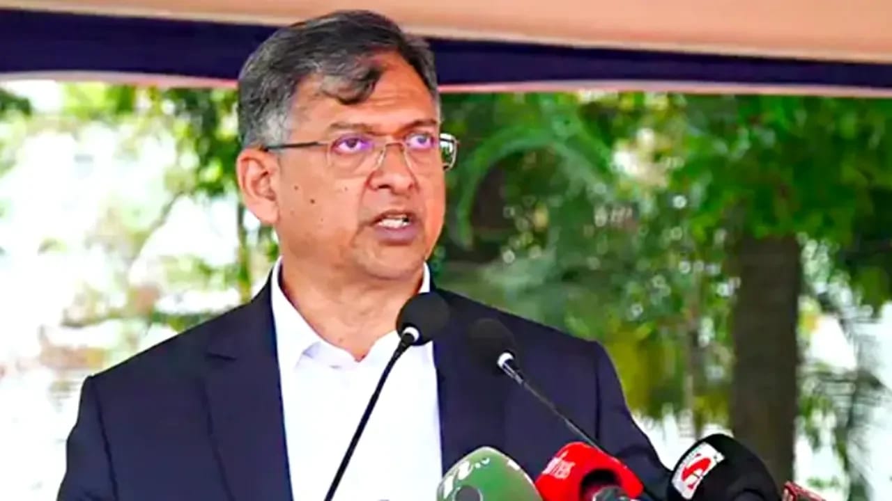 পুলিশের পোশাক পরিবর্তনে সিদ্ধান্ত আসছে শিগগির, সন্তুষ্ট নয় বাহিনী