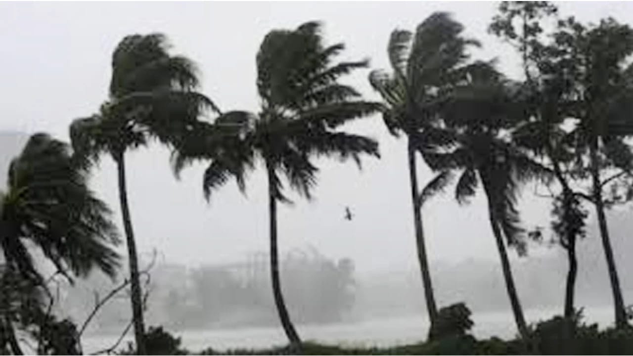 দেশজুড়ে কালবৈশাখীর সতর্কতা, ঘণ্টায় ৮০ কিলোমিটার বেগে ঝড়ের আশঙ্কা