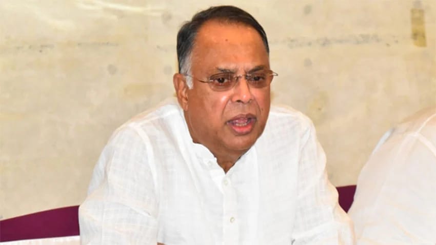 পিডিবি  পাঁচ বছরে ১০ হাজার মেগাওয়াট সৌরবিদ্যুৎ উৎপাদনের লক্ষ্য সরকারের