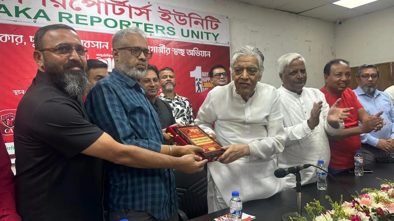 দুর্নীতিমুক্ত প্রশাসন ও শ্রমিকবান্ধব নীতি ছাড়া টেকসই উন্নয়ন সম্ভব নয়