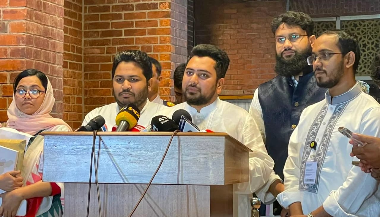 বাস্তবতা বিবর্জিত ও ঋণনির্ভর বাজেটের অভিযোগ নাহিদ ইসলামের