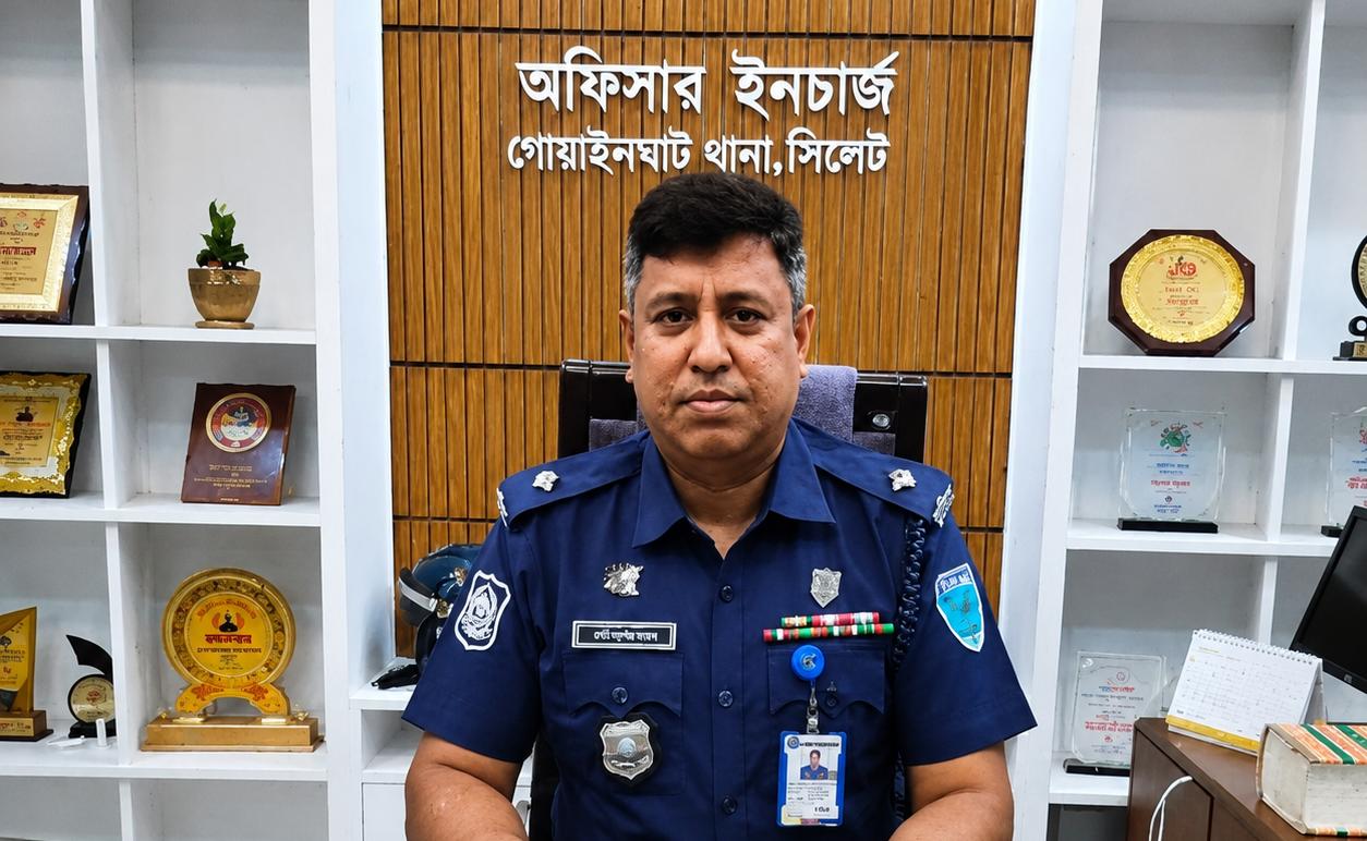 গোয়াইনঘাটে বালু মহাল বিতর্কে ওসি মনিরুজ্জামানকে ঘিরে অপপ্রচারের অভিযোগ, মানবিক পুলিশিংয়ের পক্ষে স্থানীয়দের অবস্থান