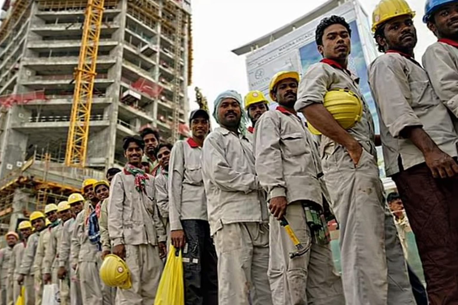 প্রবাসীদের জন্য কড়া নিয়ম আনছে মালয়েশিয়া