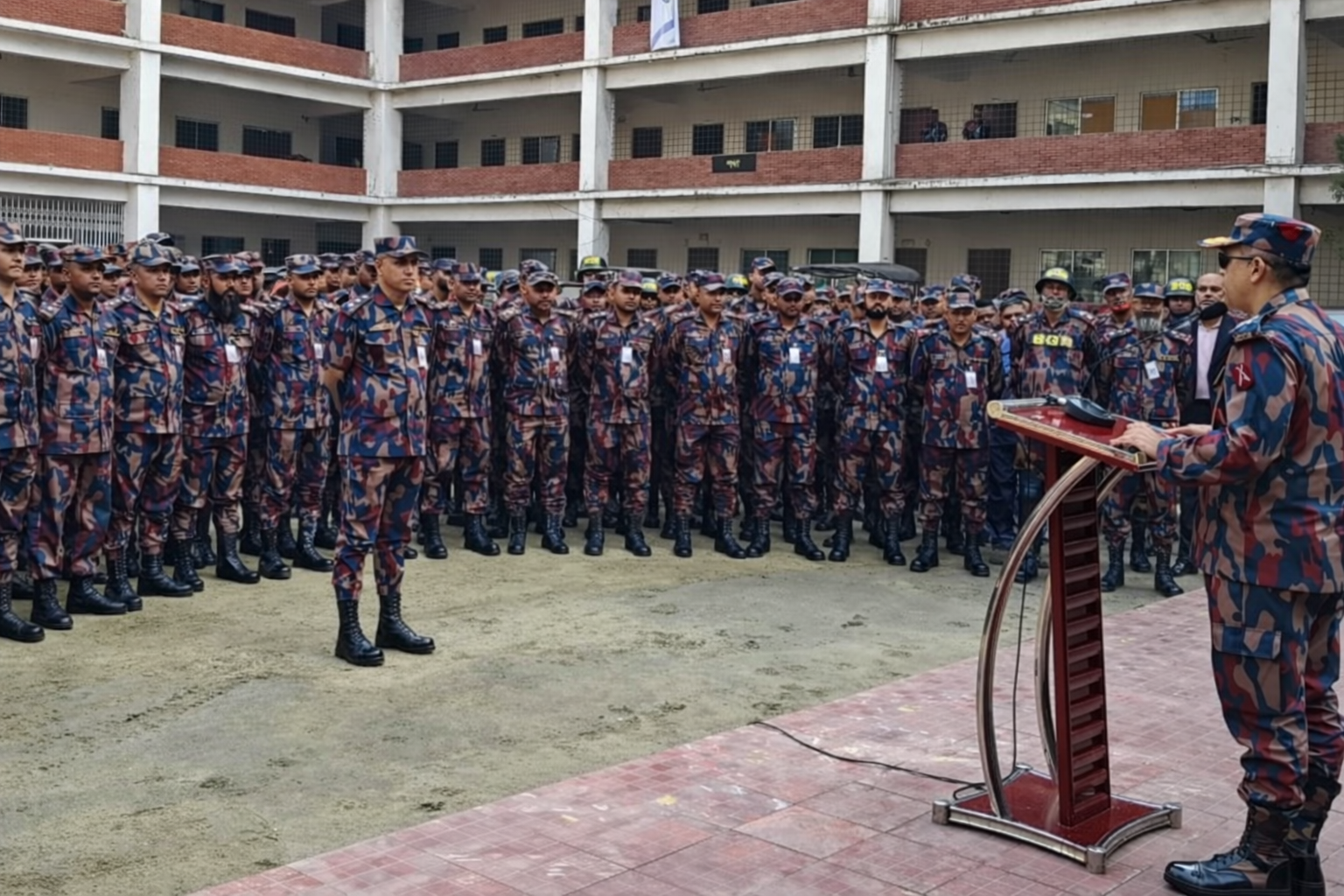 নির্বাচনে যেকোনো নাশকতা ও বিশৃঙ্খলা কঠোরভাবে প্রতিহত করা হবে, নির্দেশ বিজিবি মহাপরিচালকের
