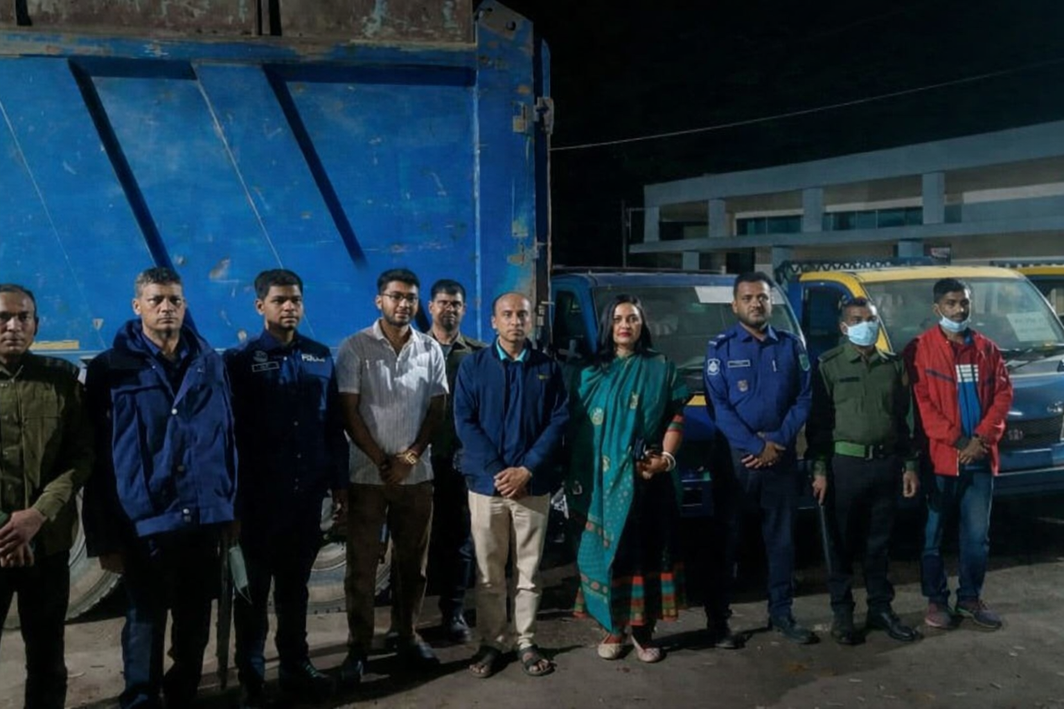 জৈন্তাপুরে গভীর রাতে প্রশাসনের অভিযানে চারটি বালুবাহী ট্রাক জব্দ