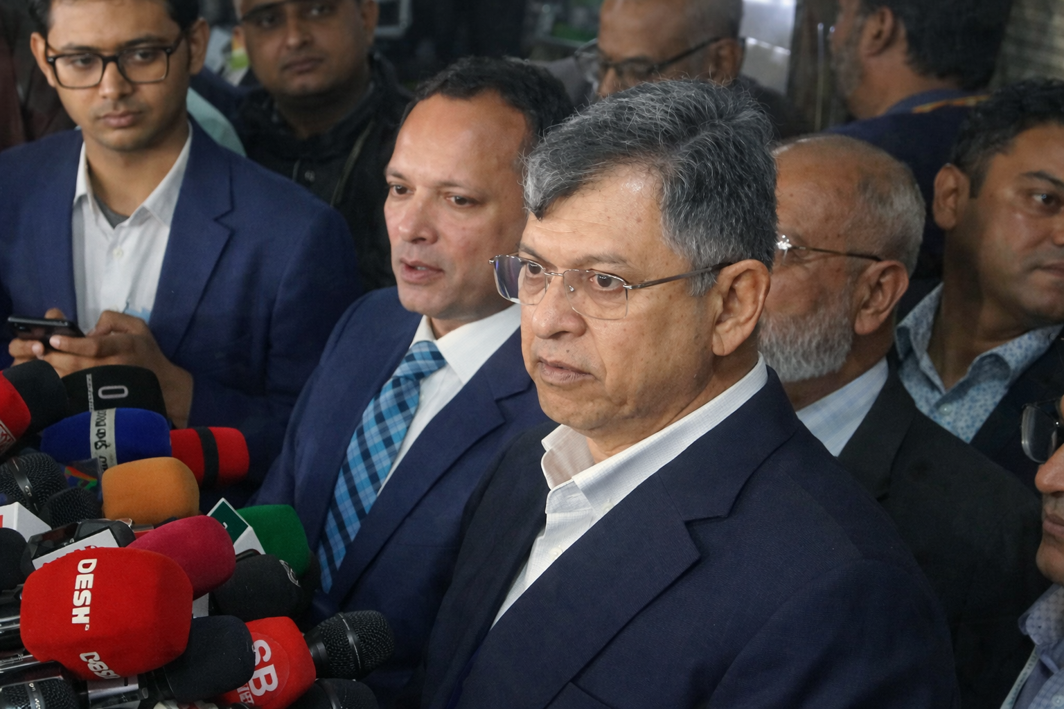 ইসির নিরপেক্ষতা নিয়ে সালাহউদ্দিন আহমদের অভিযোগ, পোস্টাল ব্যালট ব্যবস্থায় ব্যাখ্যা চায় বিএনপি