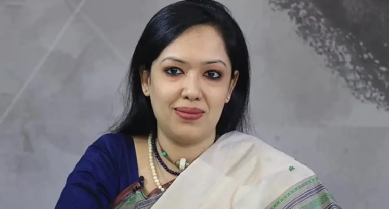 কর্মীর মৃত্যুতে পূর্বনির্ধারিত বিজয় মিছিল স্থগিত করলেন রুমিন ফারহানা