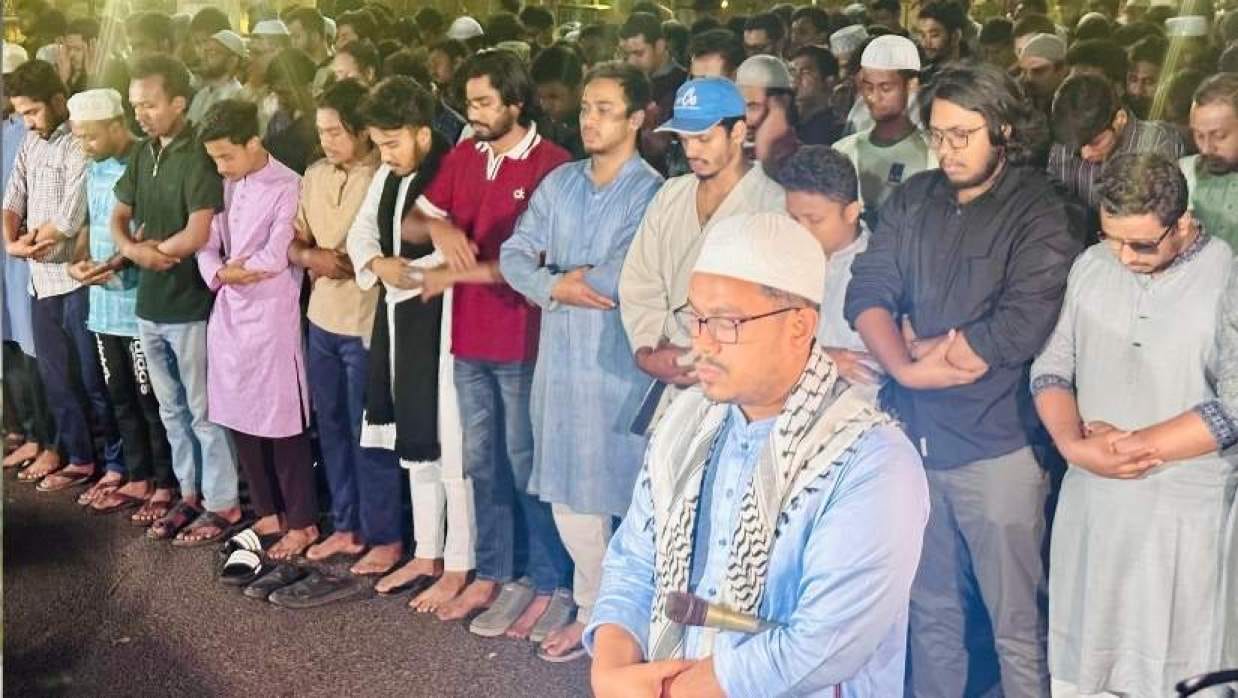 ঢাকা বিশ্ববিদ্যালয়ে খামেনির গায়েবানা জানাযা ও বিক্ষোভ সমাবেশ