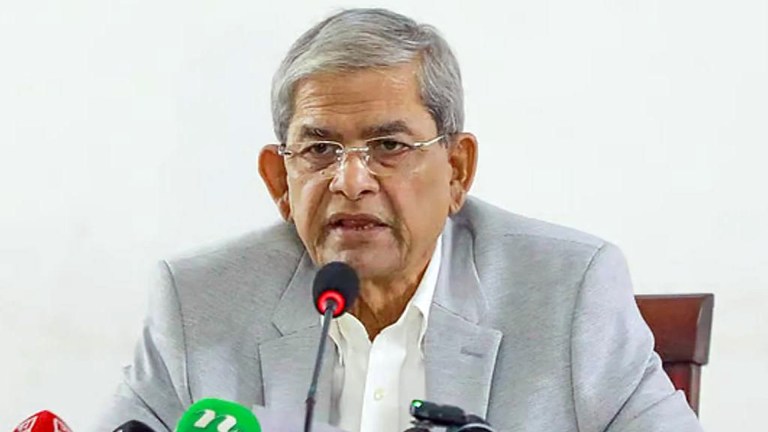 আমরা এখন খুব কঠিন সময়ে বাস করছি, বললেন মির্জা ফখরুল ইসলাম আলমগীর