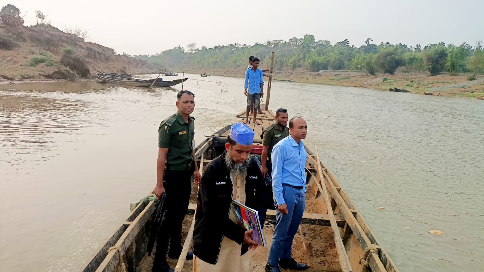 জৈন্তাপুরে ফসলি জমি রক্ষায় অবৈধ বালু উত্তোলনের বিরুদ্ধে প্রশাসনের অভিযান