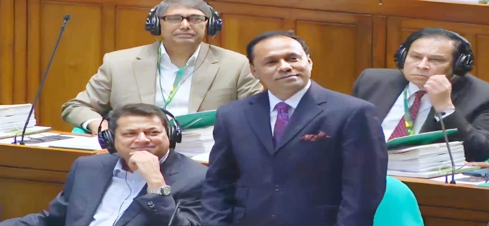 ডেপুটি স্পিকার নির্বাচিত হয়ে বিএনপির সব পদ ছাড়লেন কায়সার কামাল