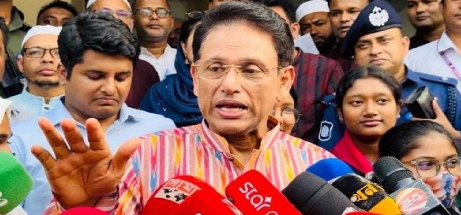 ম্যানেজিং কমিটিতে শিক্ষাগত যোগ্যতা শিথিল করার প্রশ্নই ওঠে না