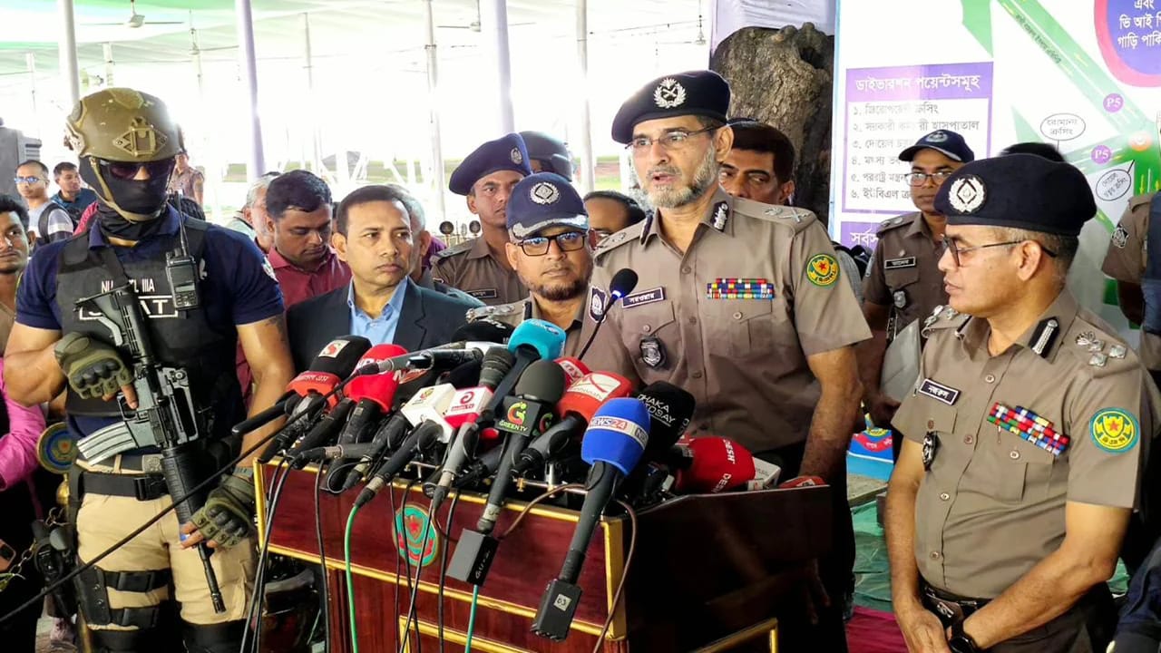 রাজধানীতে ১৭৭১ স্থানে ঈদ জামাত, নিরাপত্তা নিয়ে শঙ্কা নেই বলছে ডিএমপি