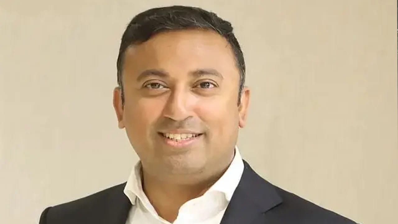 কাঁটাতার দিয়ে বাংলাদেশকে ভয় দেখানো যাবে না বললেন প্রধানমন্ত্রীর উপদেষ্টা