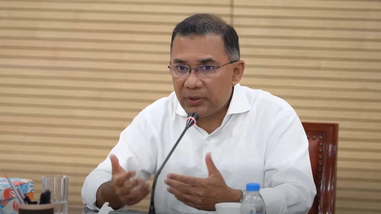 তোষামোদ নয় জনগণের সামনে সত্য তুলে ধরুন প্রধানমন্ত্রী