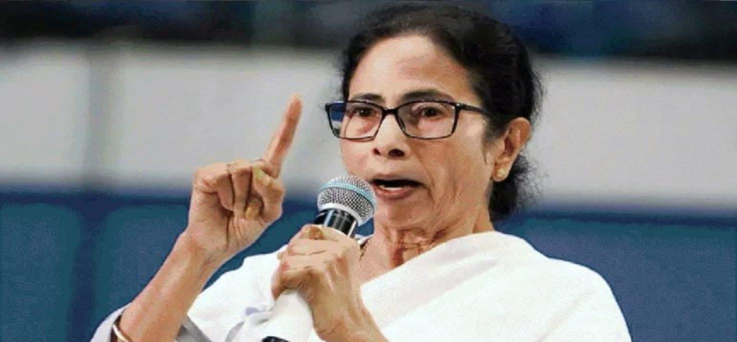 তৃণমূলে ভাঙনের ঝড়, প্রতীক রক্ষায় কঠোর অবস্থানে মমতা