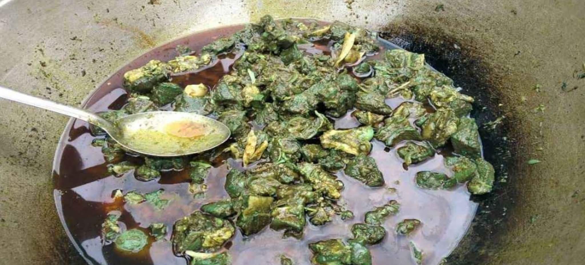 রান্নার সময় সবুজ হলো গরুর মাংস, কারণ জানতে পরীক্ষার দাবি